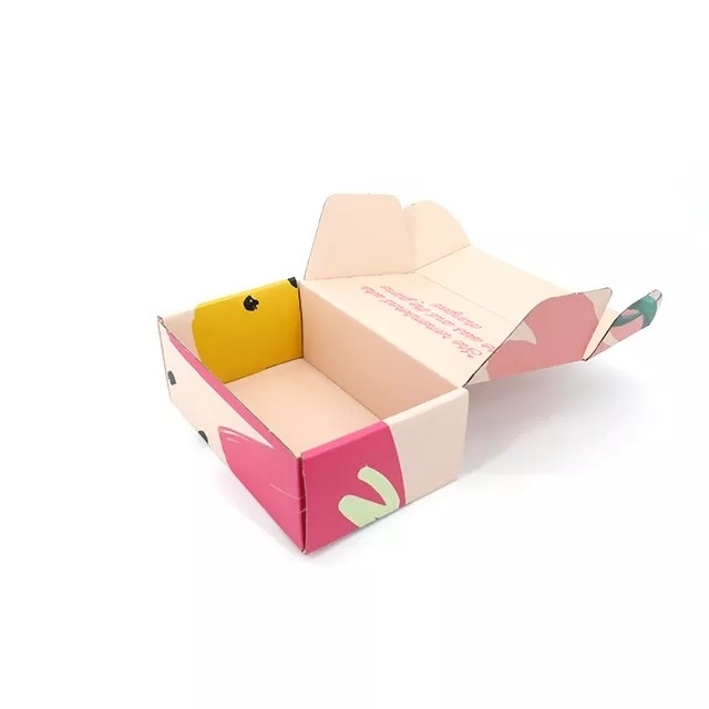 Papan Bergelombang Dicetak Kotak Kemasan Kertas Kraft Personalized Postage Boxes