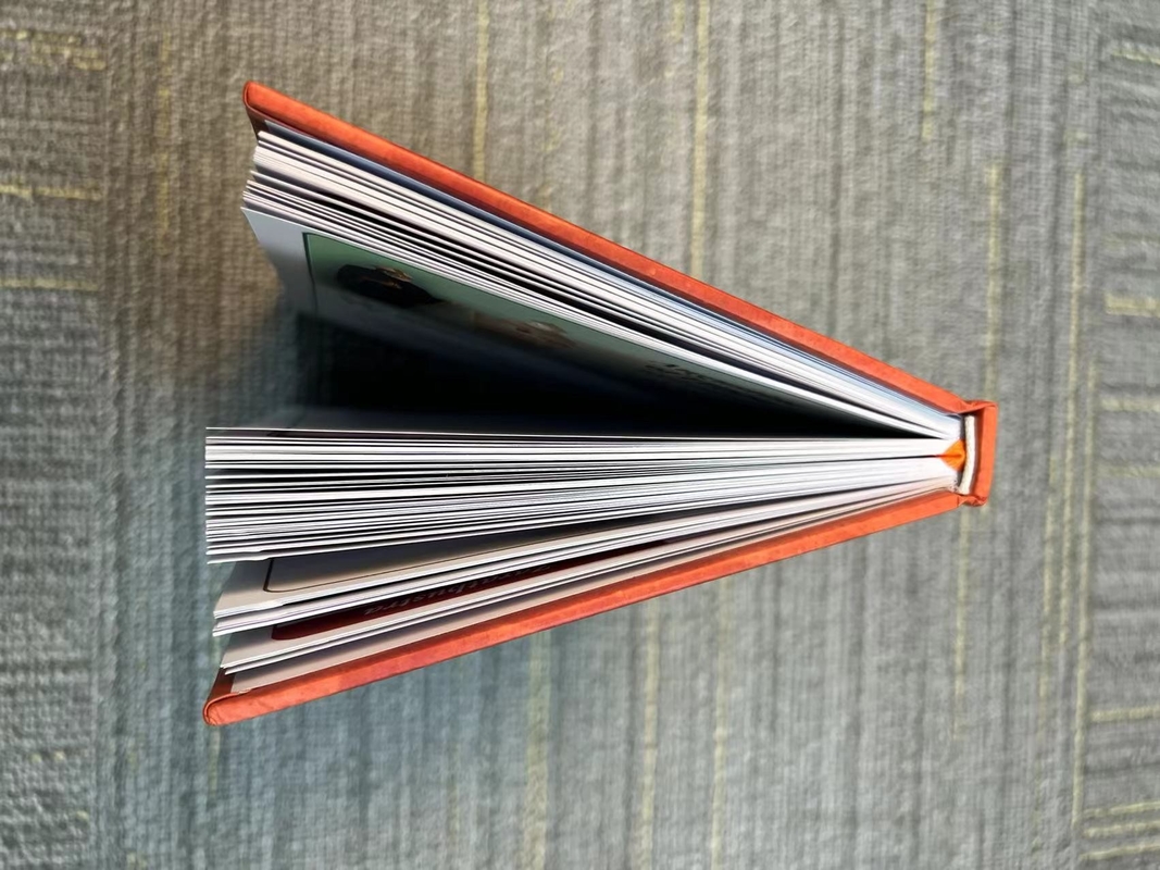 Karton Dilapisi Kertas Cetak Buku Mewarnai Kustom Desain Klasik CMYK